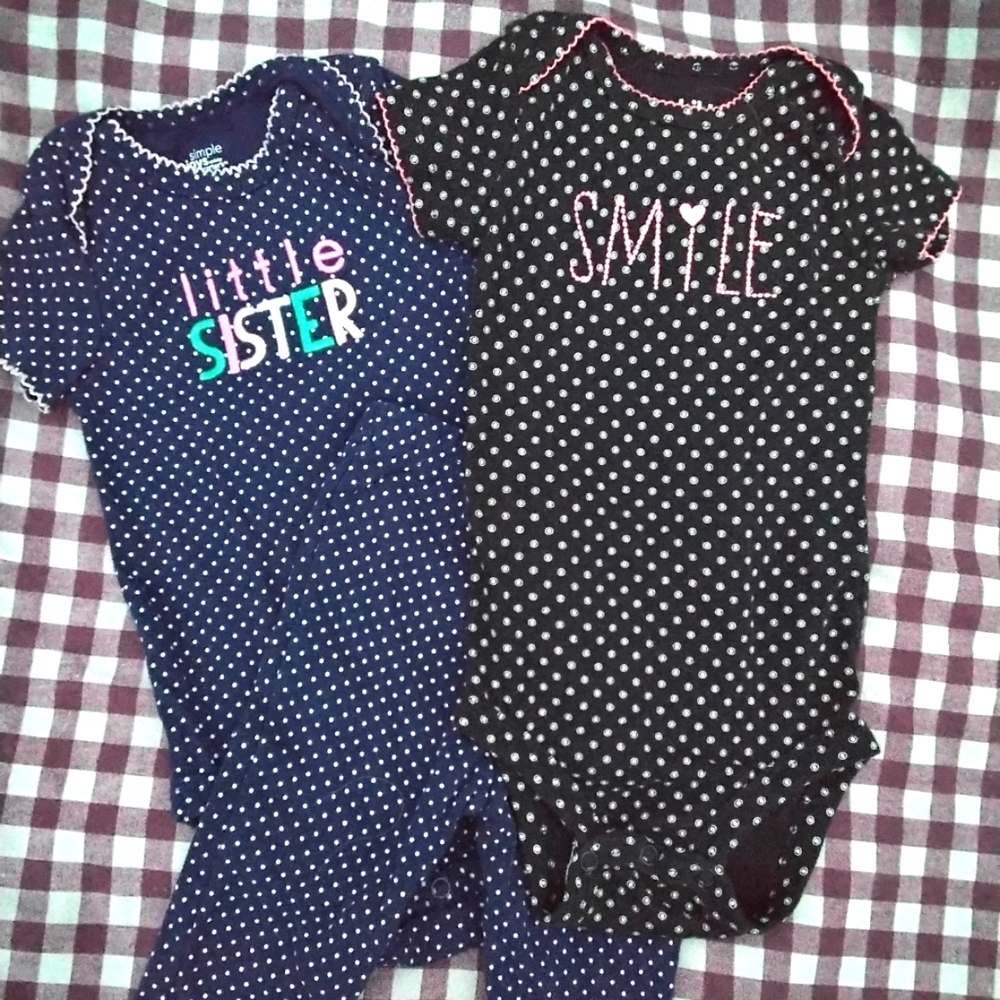 🙂 3/15 Carter's baby girl outfits 3 to 6 months